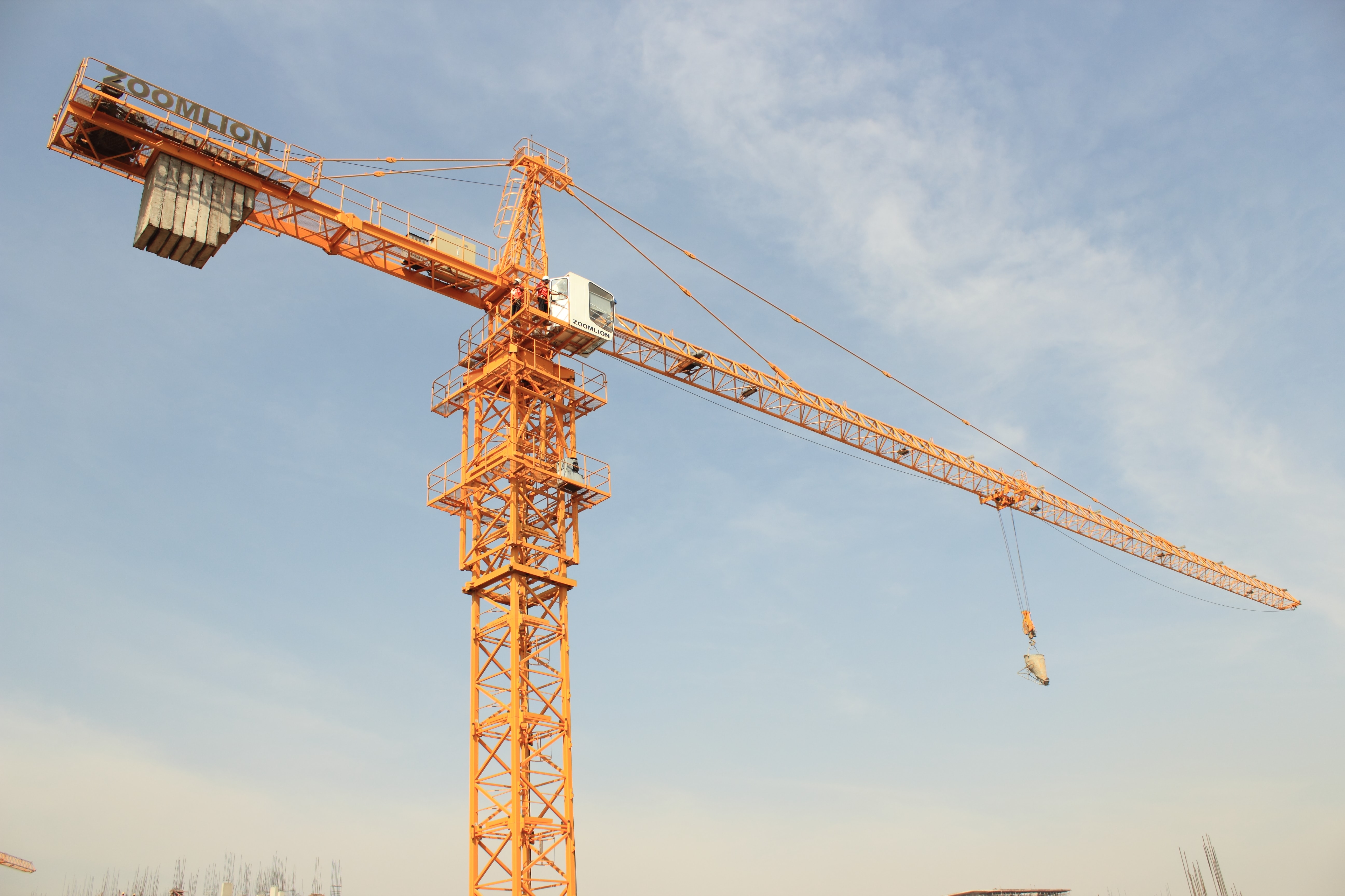 Tower cranes on rental